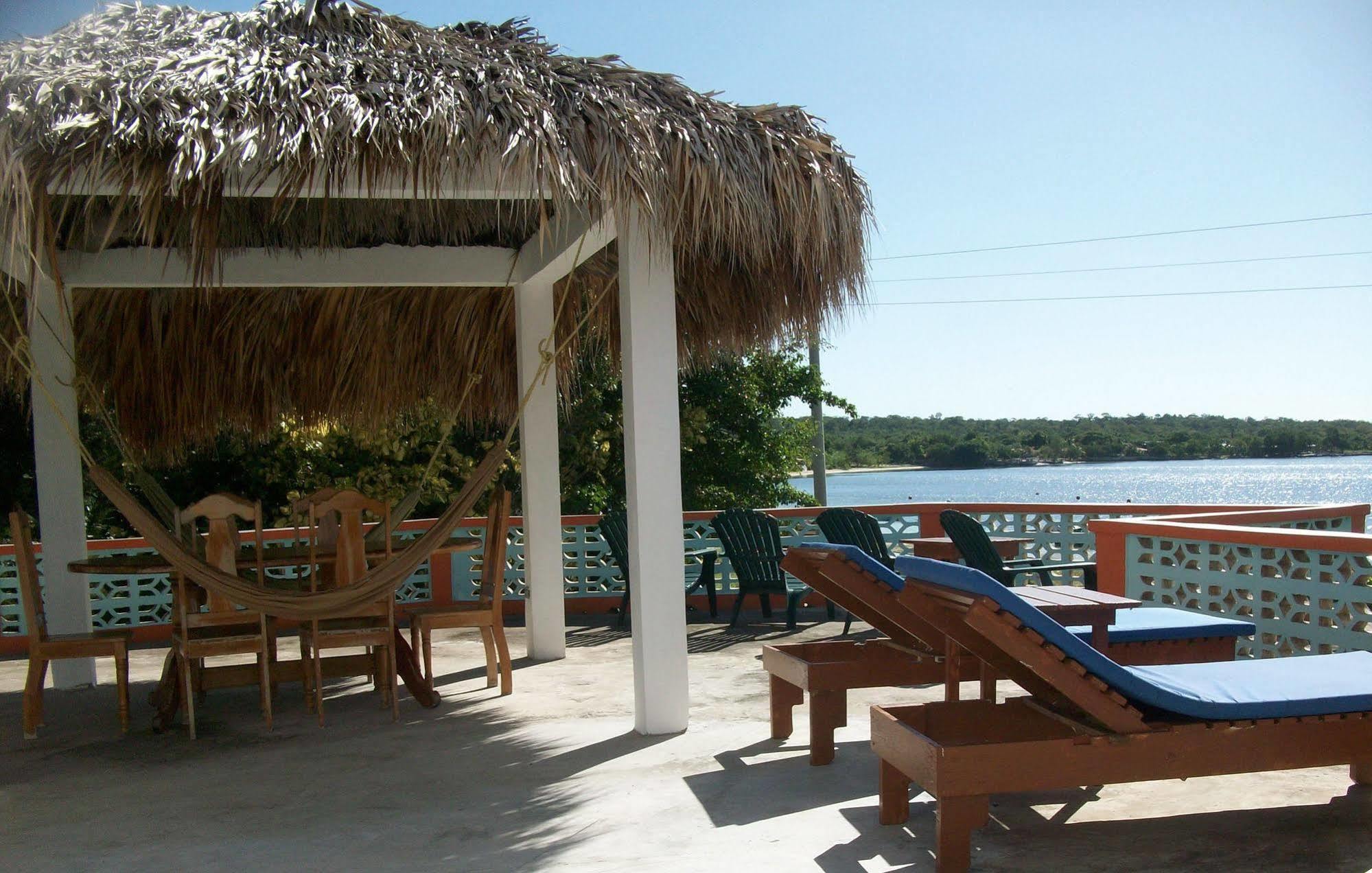 Richie'S On The Beach Hotel Negril Exterior photo